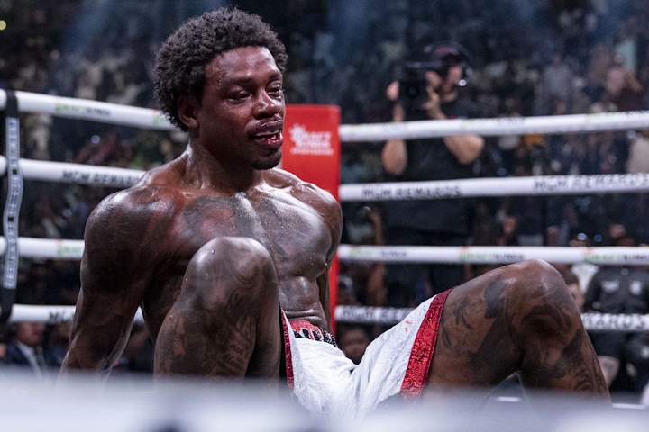 crawford-spence-fight (1).jpg
