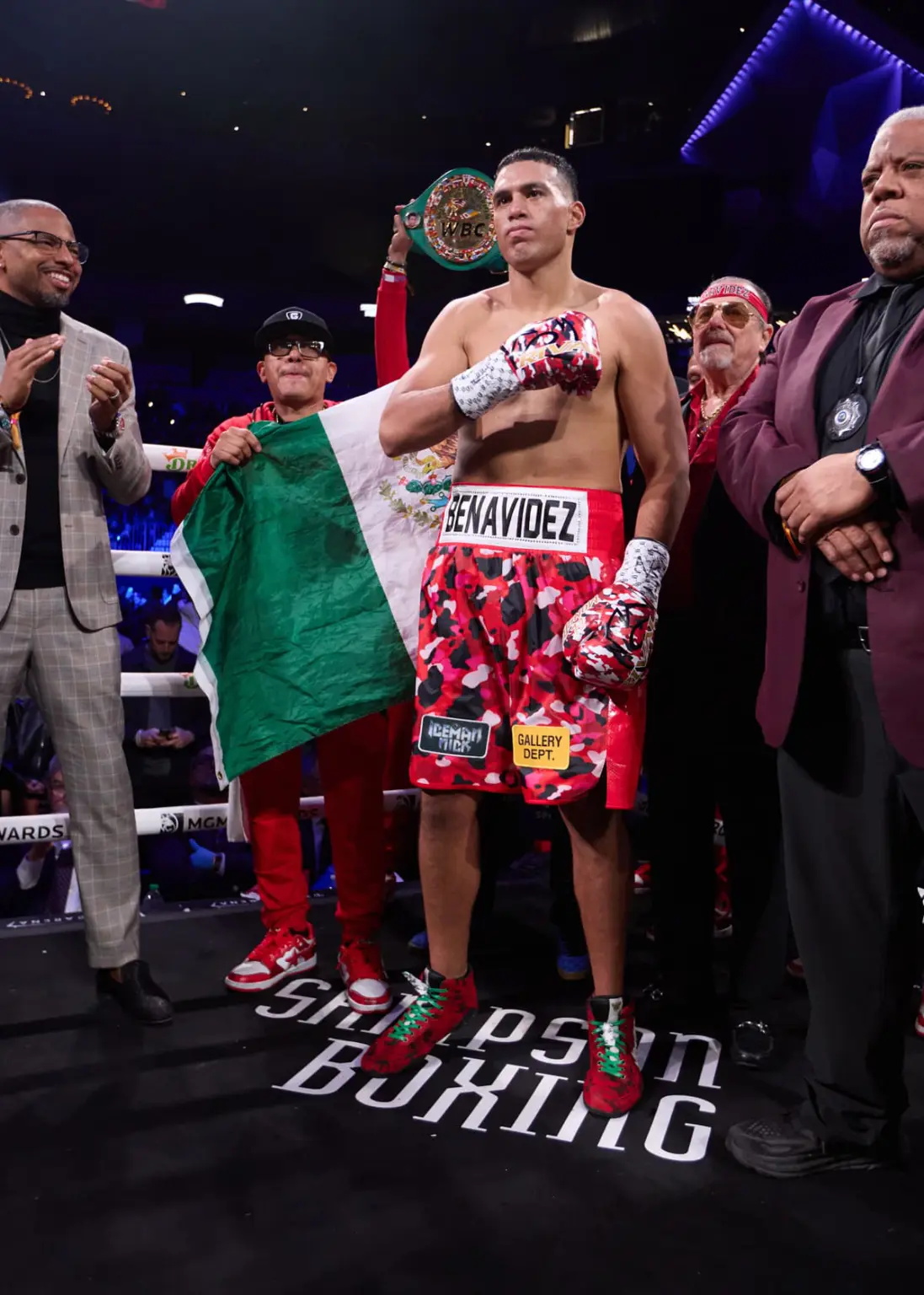 david-benavidez-1097x1536.jpg_看图王.jpg