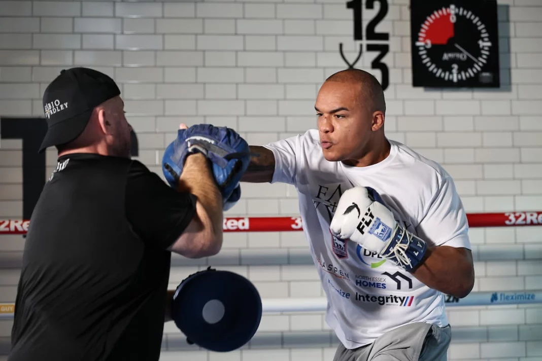 fabio-wardley-media-workout-mitt-work-1068x712.jpg_看图王.jpg